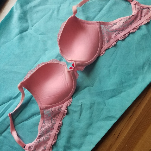 VS Dream Angels push up pink lacy 34b - Picture 2 of 5